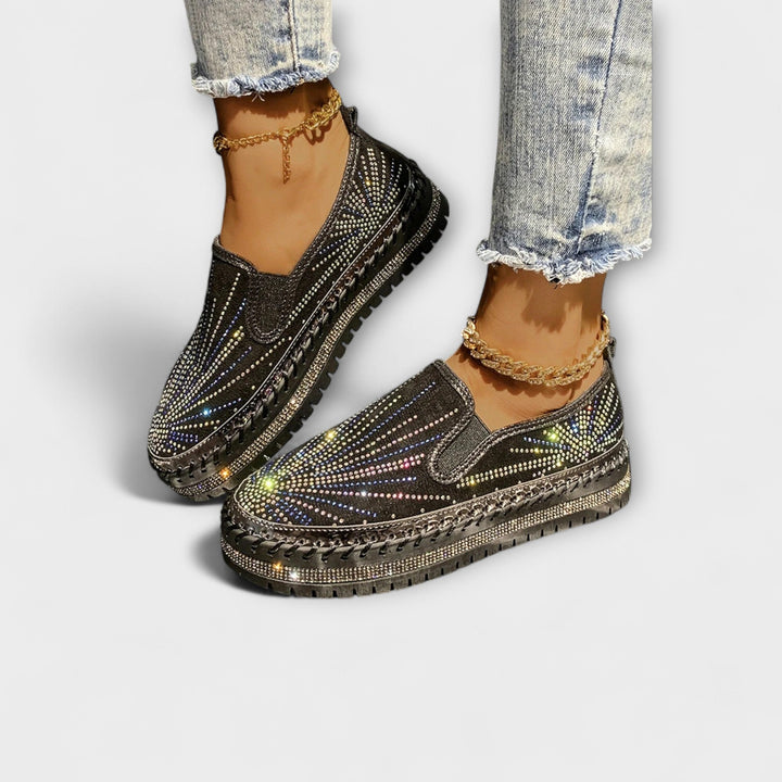 Sable – Shoes adorned with rhinestones