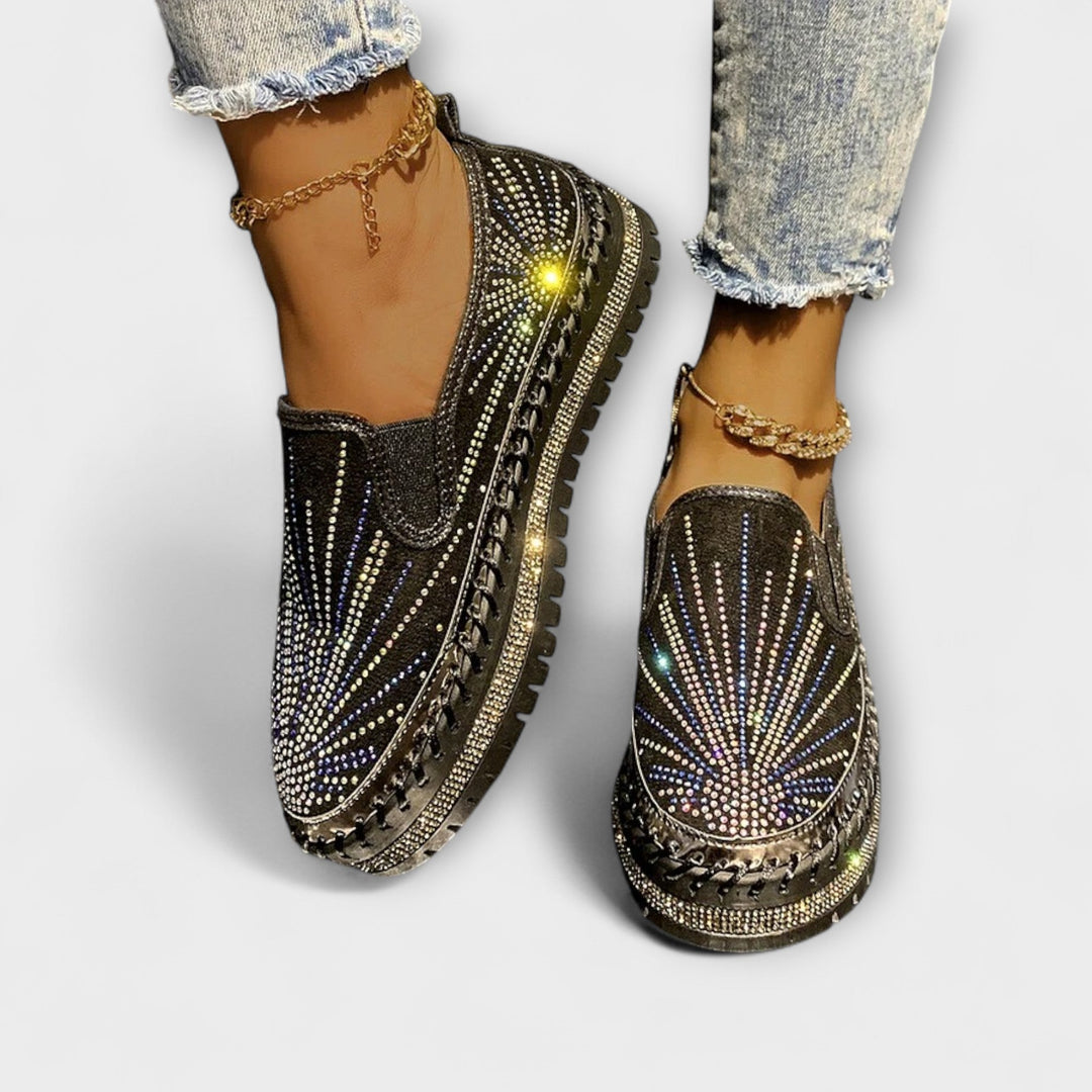 Sable – Shoes adorned with rhinestones