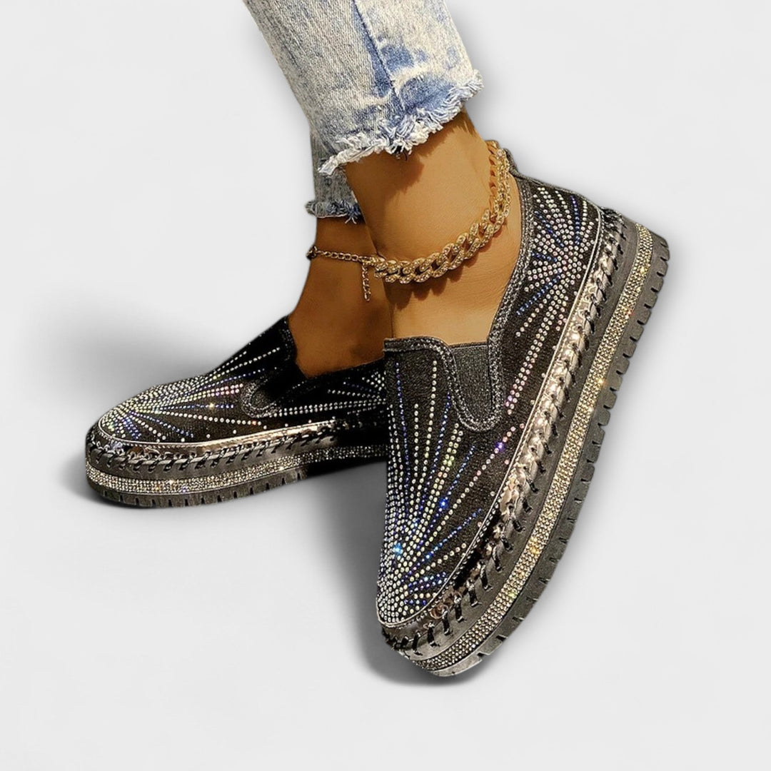 Sable – Shoes adorned with rhinestones
