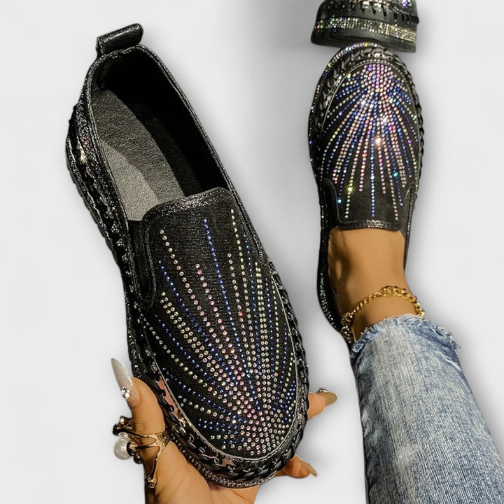 Sable – Shoes adorned with rhinestones