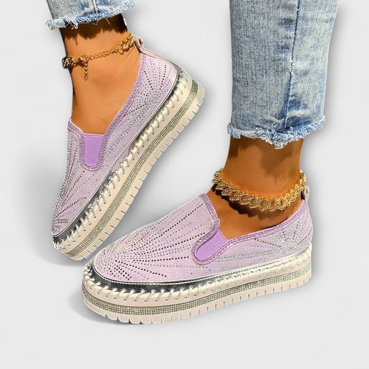 Sable – Shoes adorned with rhinestones