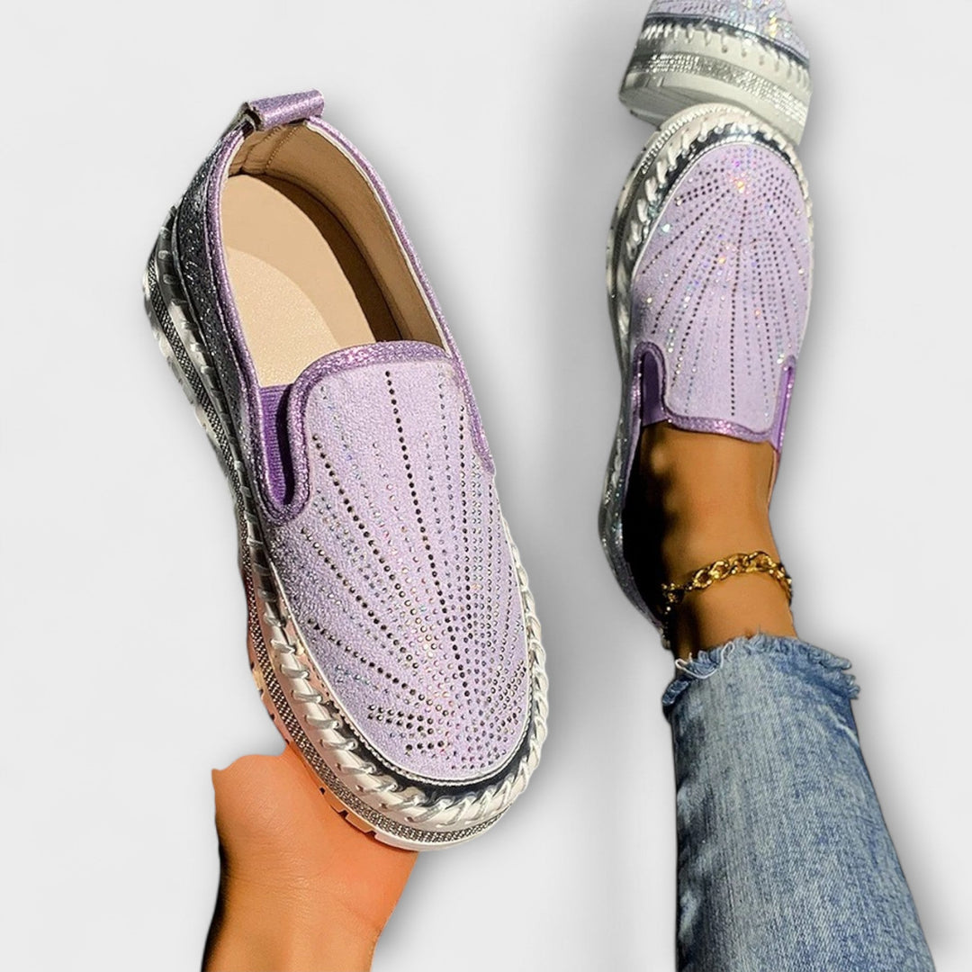 Sable – Shoes adorned with rhinestones